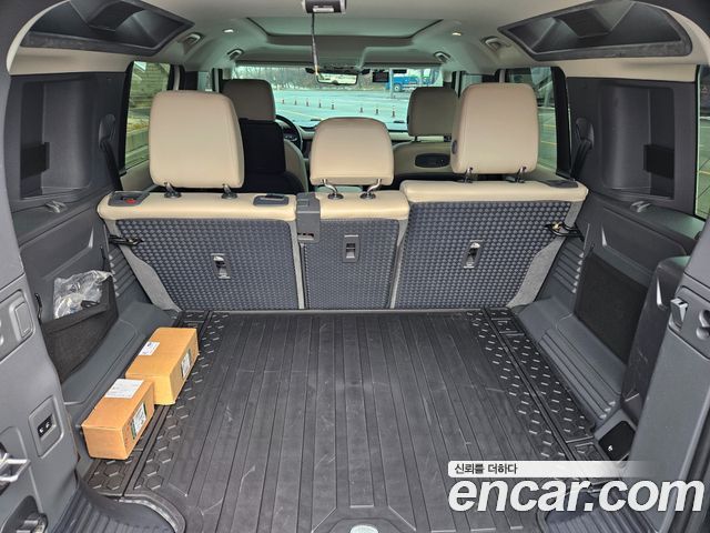 Land Rover Defender 110 D240 SE