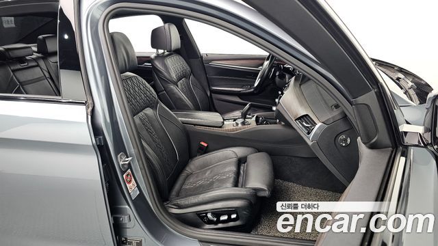BMW 5-Series 520d xDrive M Sport Package Plus