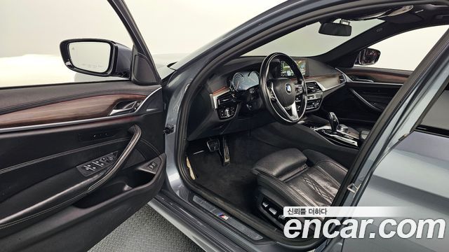 BMW 5-Series 520d xDrive M Sport Package Plus