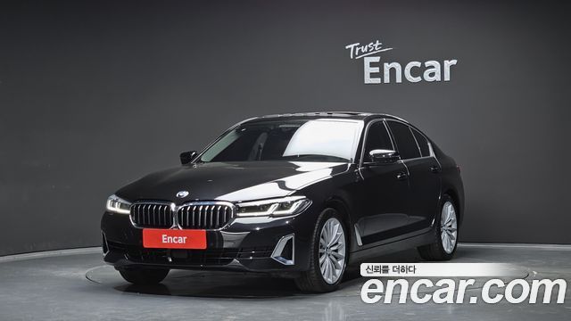 BMW 5-Series 530i xDrive Luxury