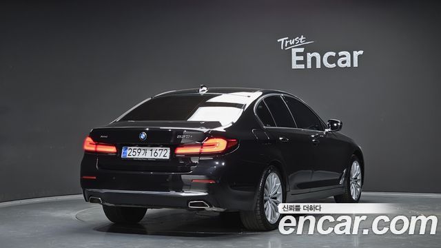 BMW 5-Series 530i xDrive Luxury