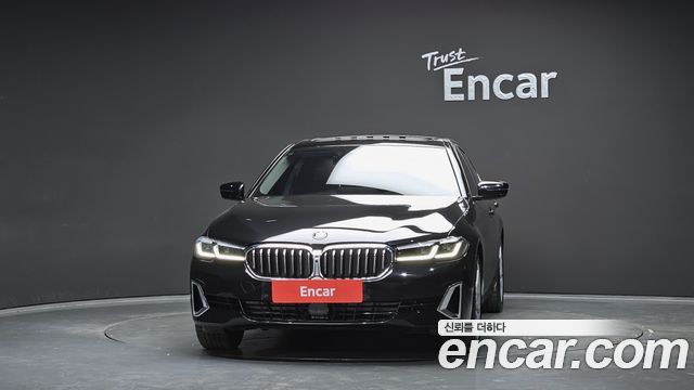 BMW 5-Series 530i xDrive Luxury