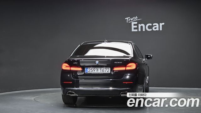 BMW 5-Series 530i xDrive Luxury