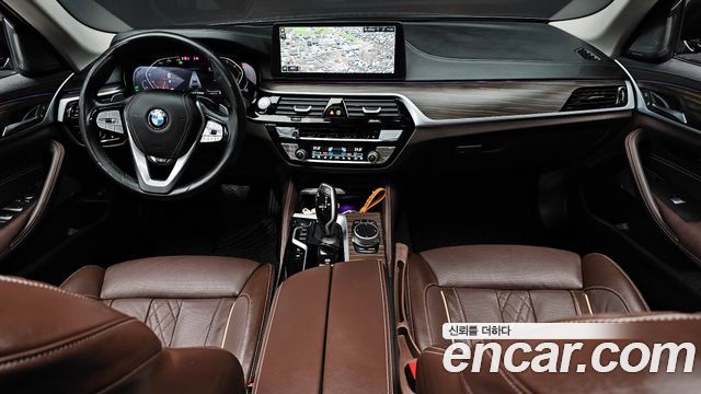 BMW 5-Series 530i xDrive Luxury