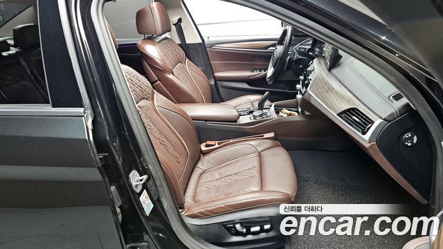 BMW 5-Series 530i xDrive Luxury