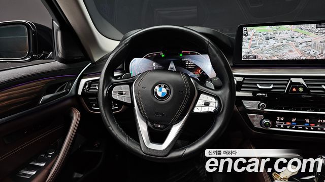BMW 5-Series 530i xDrive Luxury