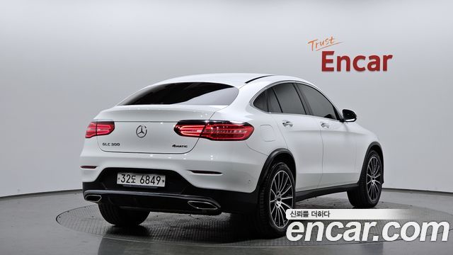 Mercedes-Benz GLC-Class GLC300 4MATIC AMG Line Coupe