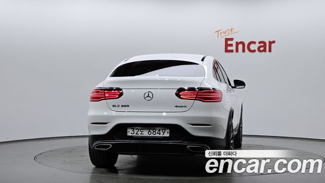 Mercedes-Benz GLC-Class GLC300 4MATIC AMG Line Coupe