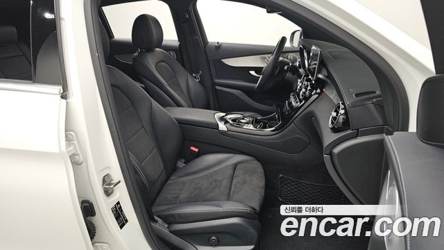 Mercedes-Benz GLC-Class GLC300 4MATIC AMG Line Coupe