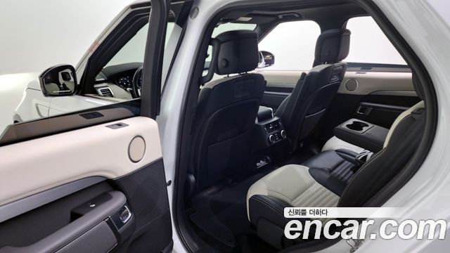 Land Rover Discovery P360 R-Dynamic SE