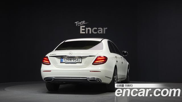 Mercedes-Benz E-Class E220d Exclusive
