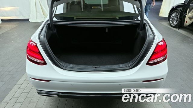 Mercedes-Benz E-Class E220d Exclusive