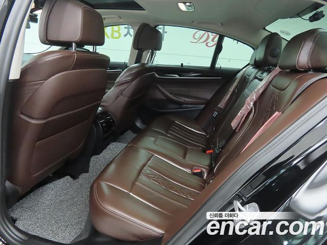 BMW 5-Series 523d xDrive Luxury