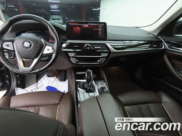 BMW 5-Series 523d xDrive Luxury