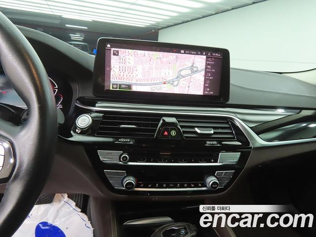 BMW 5-Series 523d xDrive Luxury