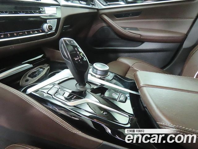 BMW 5-Series 523d xDrive Luxury