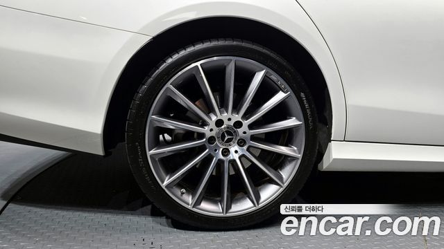 Mercedes-Benz E-Class E350 4MATIC AMG Line