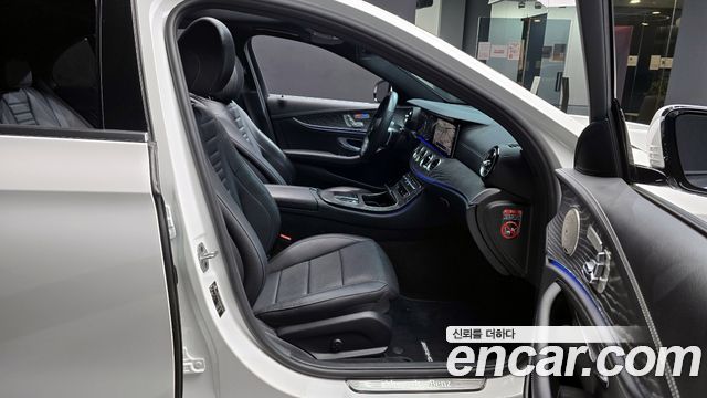 Mercedes-Benz E-Class E350 4MATIC AMG Line