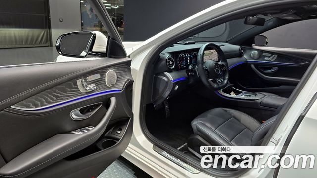 Mercedes-Benz E-Class E350 4MATIC AMG Line