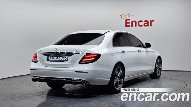 Mercedes-Benz E-Class E300 AV Intelligent Drive