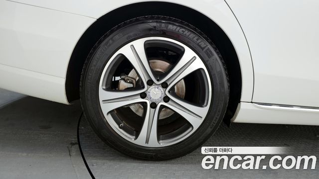 Mercedes-Benz E-Class E300 AV Intelligent Drive
