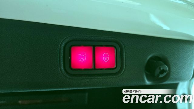 Mercedes-Benz E-Class E300 AV Intelligent Drive