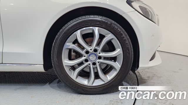Mercedes-Benz C-Class C200 Avantgarde
