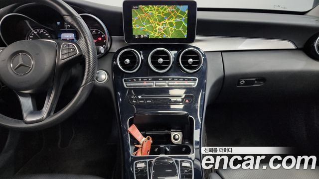 Mercedes-Benz C-Class C200 Avantgarde