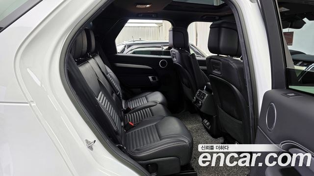 Land Rover Discovery P360 R-Dynamic SE