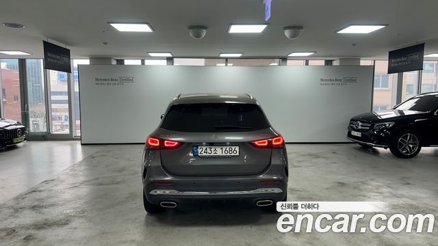 Mercedes-Benz GLA-Class GLA250 4MATIC