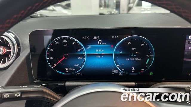 Mercedes-Benz GLA-Class GLA250 4MATIC