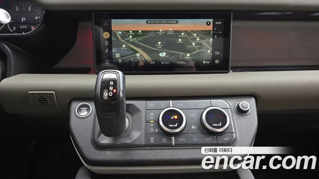 Land Rover Defender 110 D240 SE