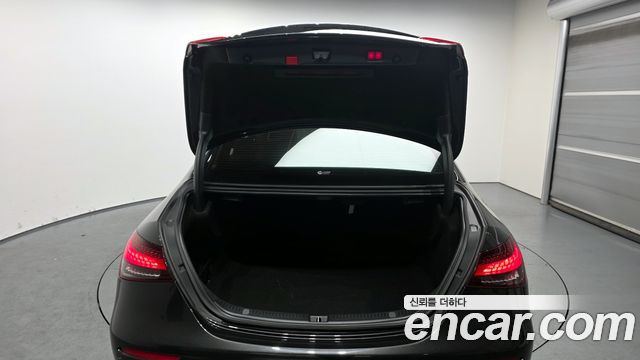 Mercedes-Benz E-Class E350 4MATIC AMG Line