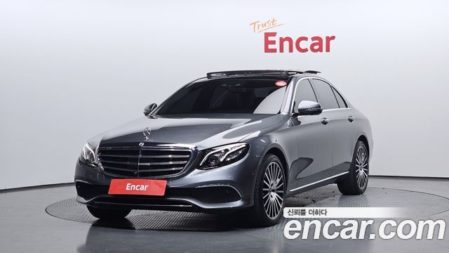 Mercedes-Benz E-Class E300 4MATIC Exclusive