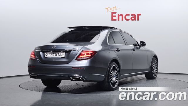 Mercedes-Benz E-Class E300 4MATIC Exclusive
