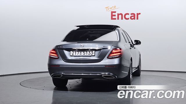 Mercedes-Benz E-Class E300 4MATIC Exclusive