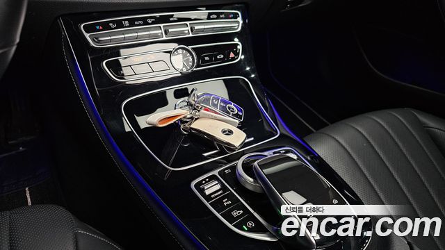 Mercedes-Benz E-Class E300 4MATIC Exclusive