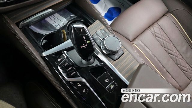 BMW 5-Series 530i Luxury