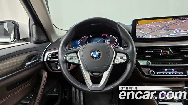 BMW 5-Series 530i Luxury
