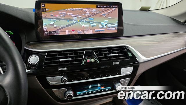 BMW 5-Series 530i Luxury