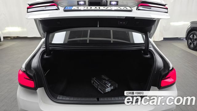 BMW 5-Series 530i Luxury
