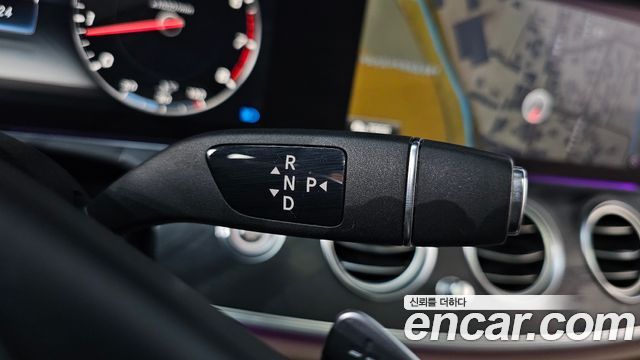 Mercedes-Benz E-Class E300 4MATIC Avnatgarde