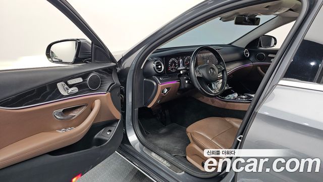 Mercedes-Benz E-Class E300 4MATIC Avnatgarde
