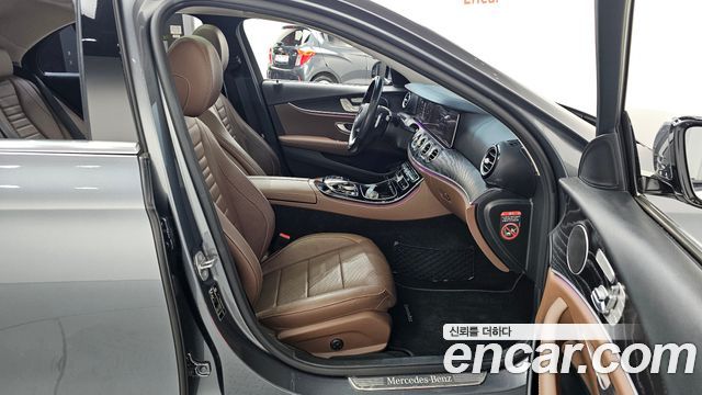 Mercedes-Benz E-Class E300 4MATIC Avnatgarde
