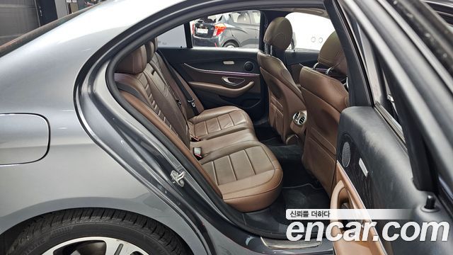 Mercedes-Benz E-Class E300 4MATIC Avnatgarde