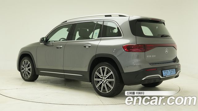 Mercedes-Benz EQB EQB300 4MATIC AMG Line