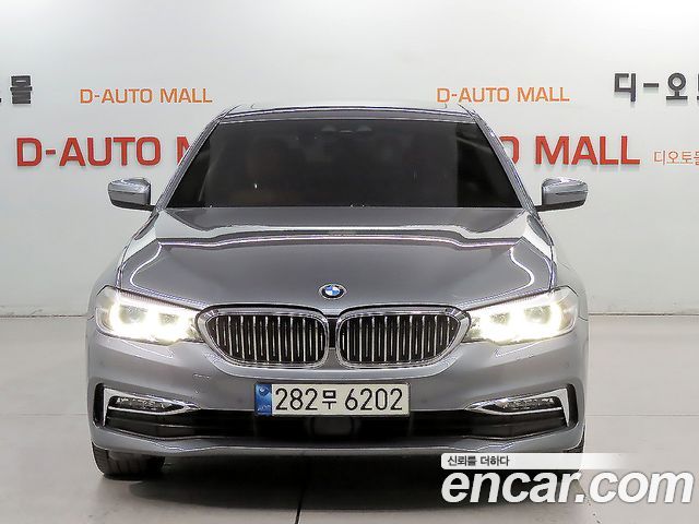 BMW 5-Series 520i Luxury