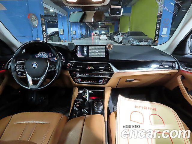BMW 5-Series 520i Luxury