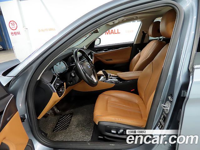 BMW 5-Series 520i Luxury