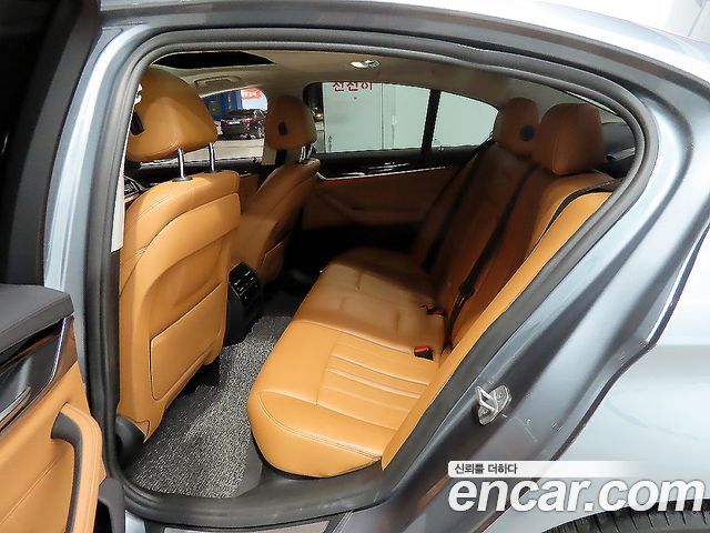 BMW 5-Series 520i Luxury